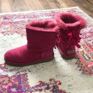Pink bailey bow Ugg’s